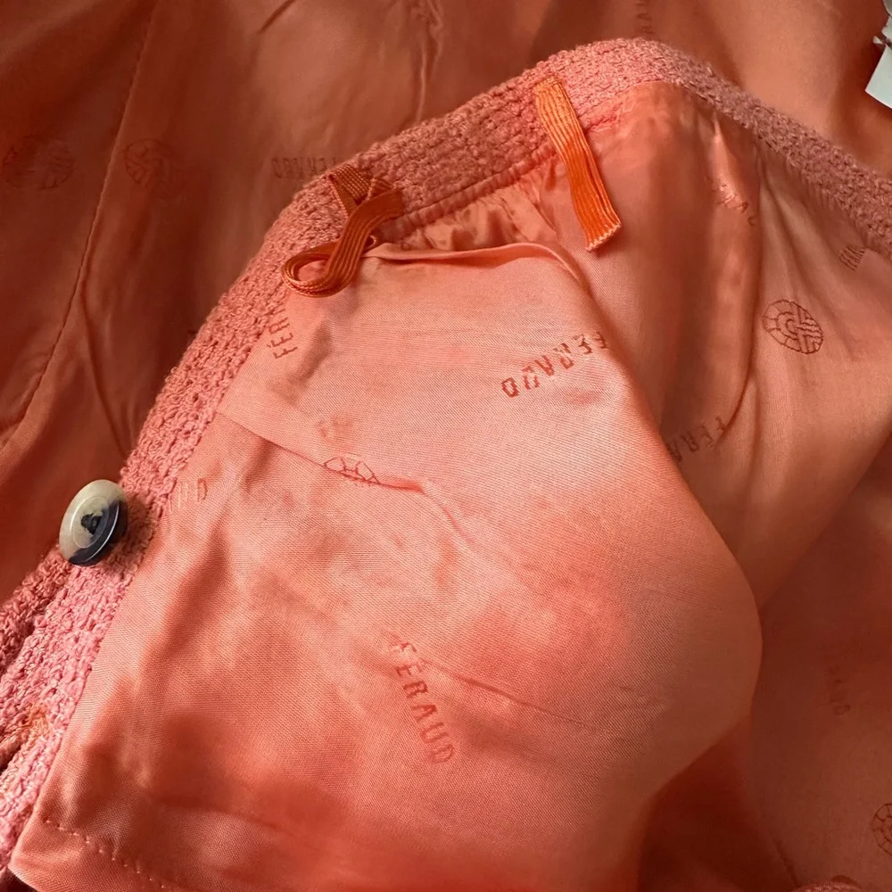 Louis Feraud Vintage Coral Embellished Women's Blazer and Skirt Set - Picture 13 of 13